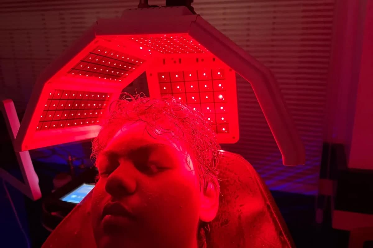 LLT (Low Light Therapy)